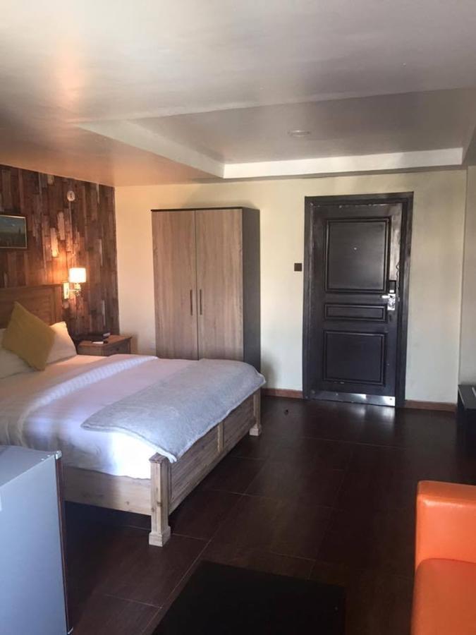 Villa Toscana Hotel And Suits Lagos Exteriör bild