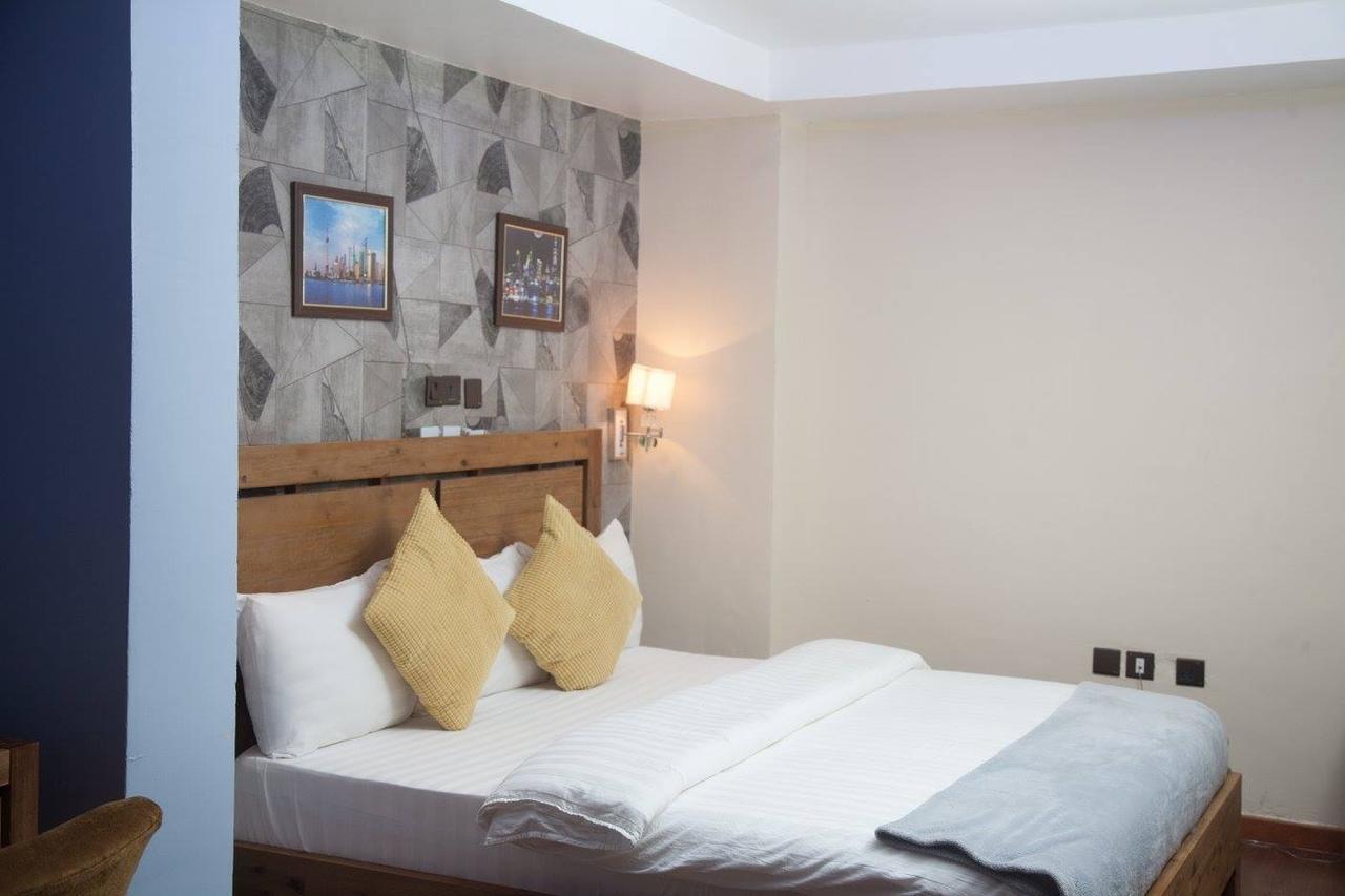 Villa Toscana Hotel And Suits Lagos Exteriör bild