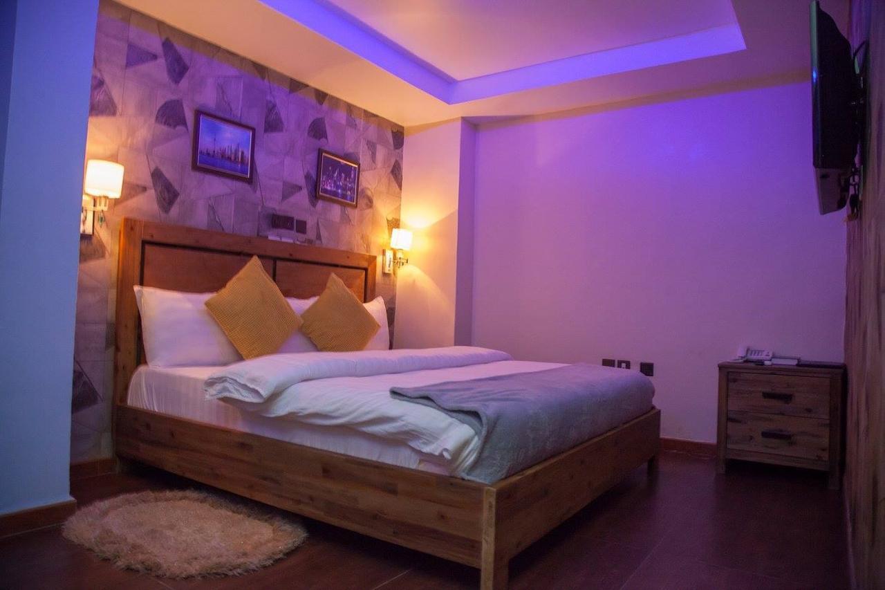 Villa Toscana Hotel And Suits Lagos Exteriör bild